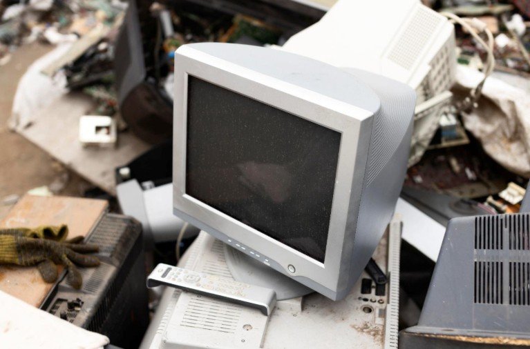 How to Safely Remove Old Appliances from Your Home
